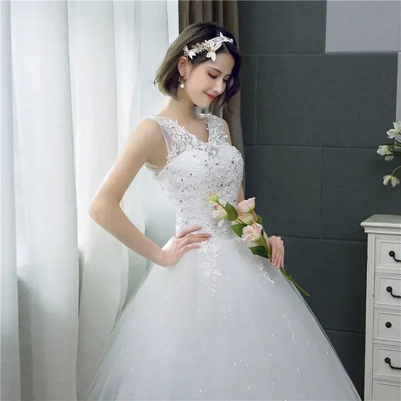 Vestido de Noiva Elegância Floral com Renda e Pérolas