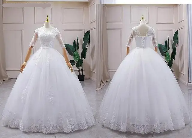 Vestido de Noiva Princesa com Cauda Elegante e Gola V