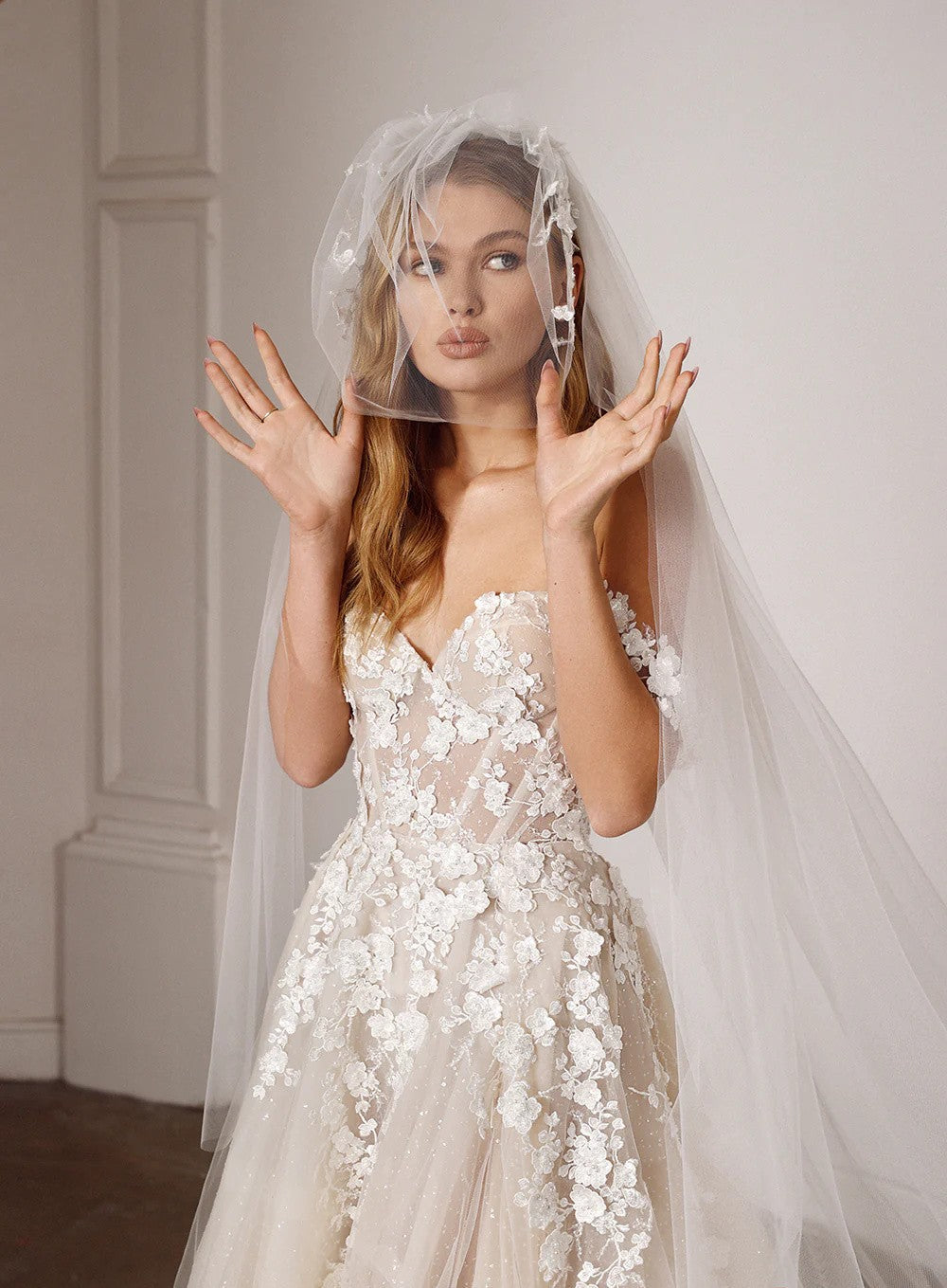 Vestido de Novia Tomara q Caia Imperial 2025