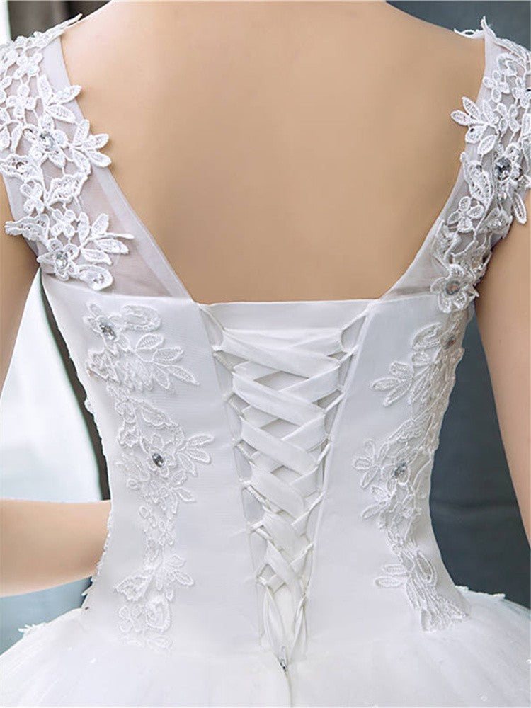 Vestido de Noiva Elegância Floral com Renda e Pérolas