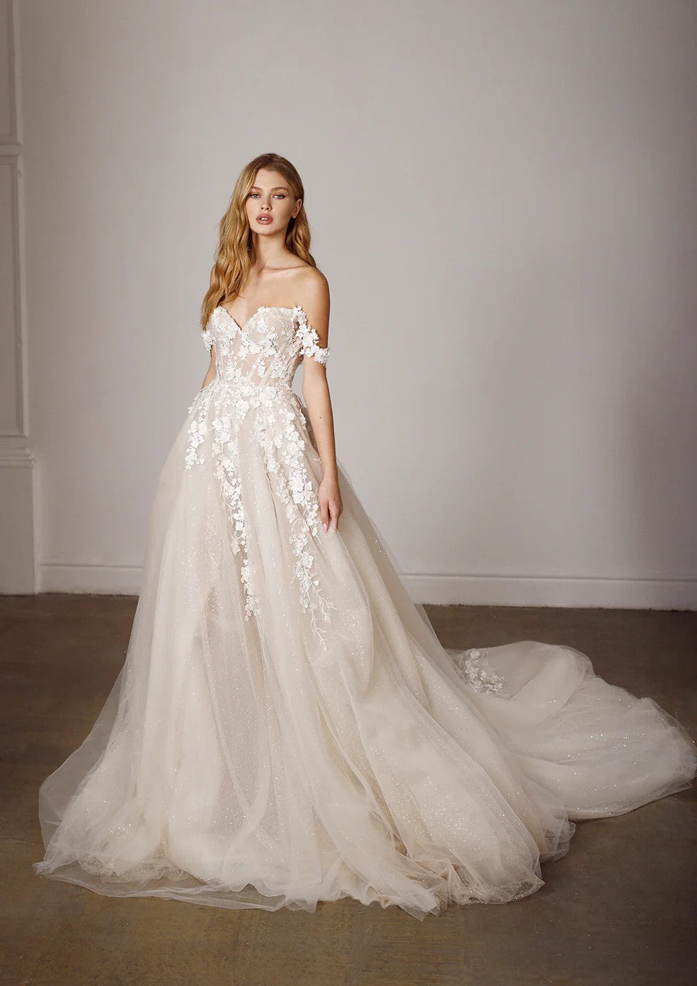 Vestido de Novia Tomara q Caia Imperial 2025