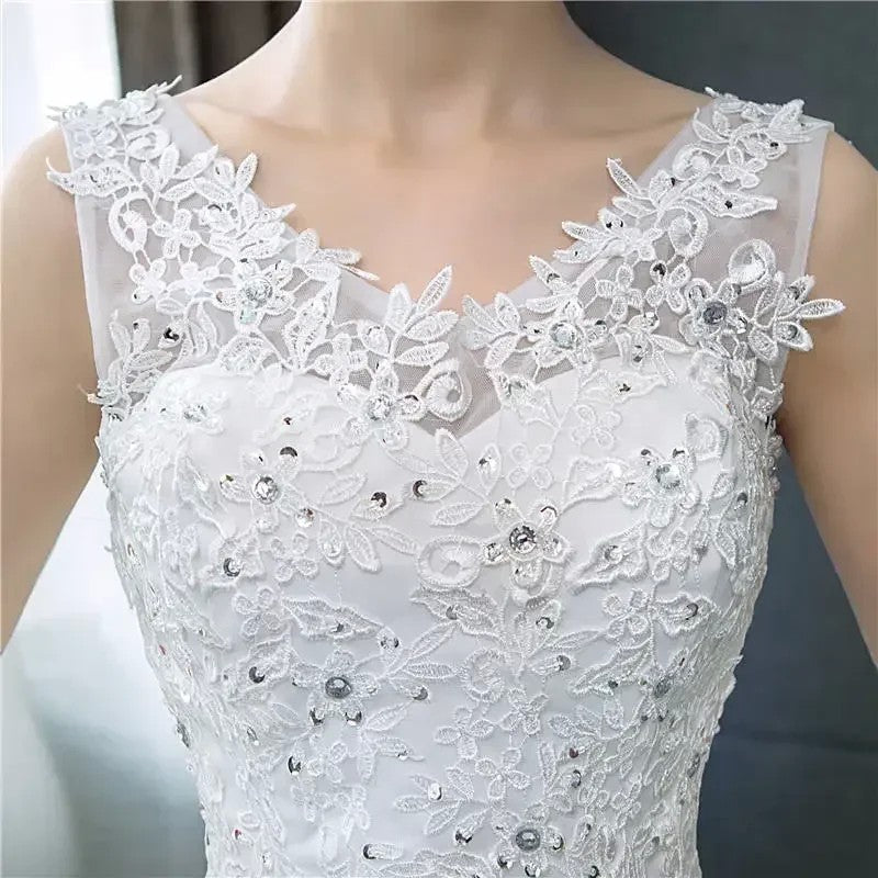 Vestido de Noiva Elegância Floral com Renda e Pérolas