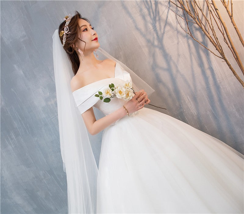 Vestido de Noiva Cetim com Decote em V e Ombros de Princesa