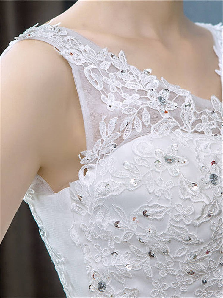 Vestido de Noiva Elegância Floral com Renda e Pérolas