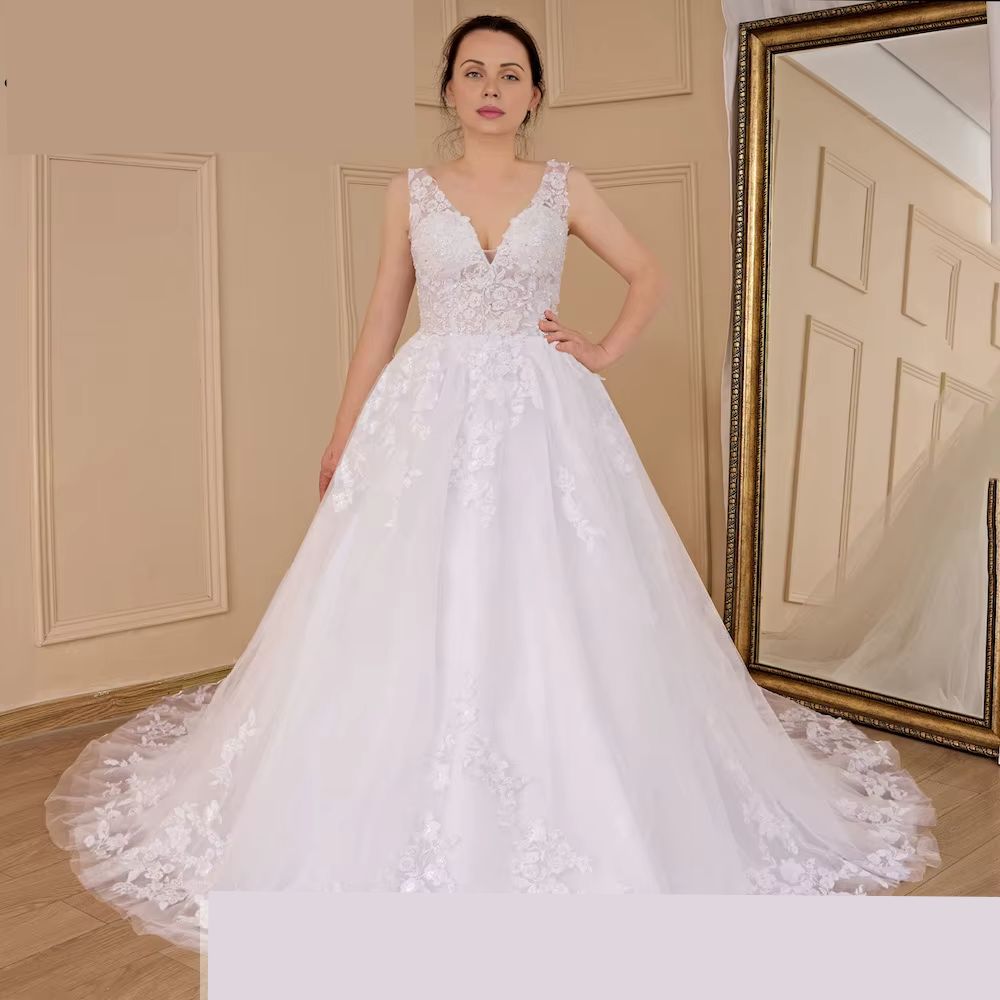 Vestido de Noiva Linha A com Decote em V e Renda Encantadora