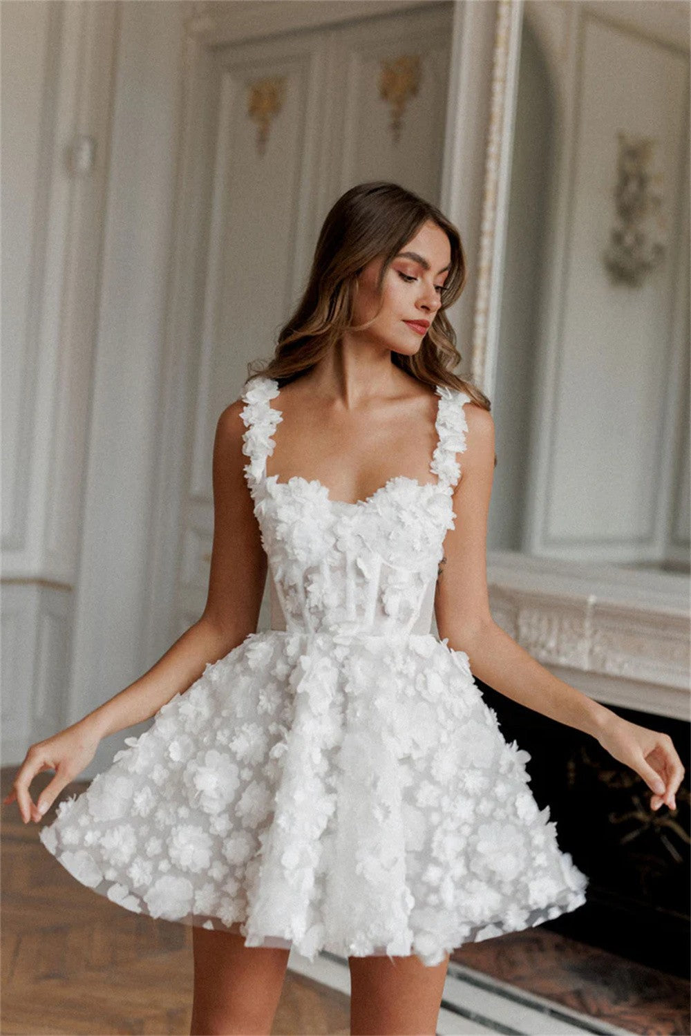 Vestido de Noiva Curto Floral Rosas