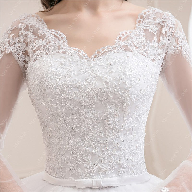 Vestido de Noiva Princesa com Cauda Elegante e Gola V