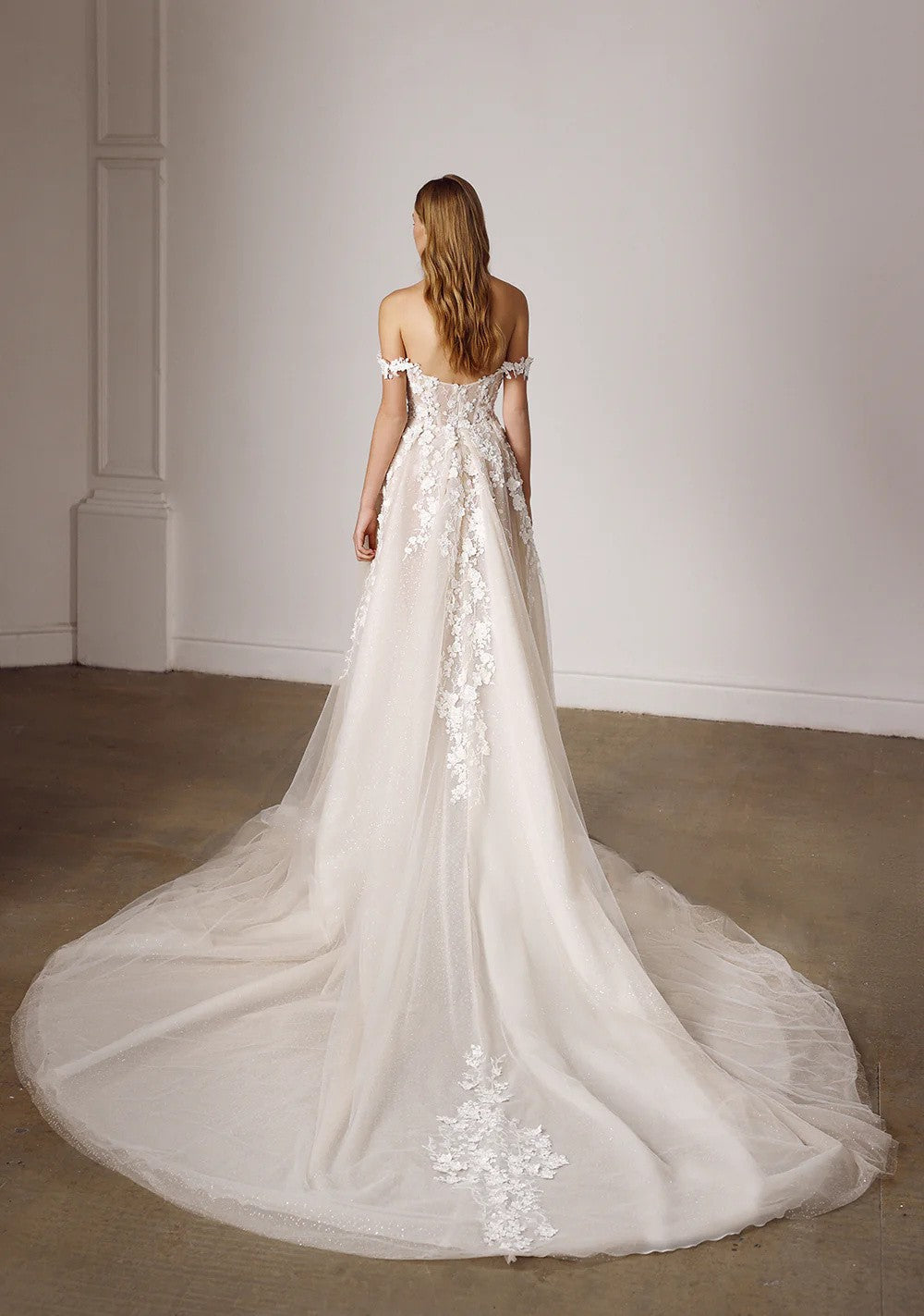 Vestido de Novia Tomara q Caia Imperial 2025