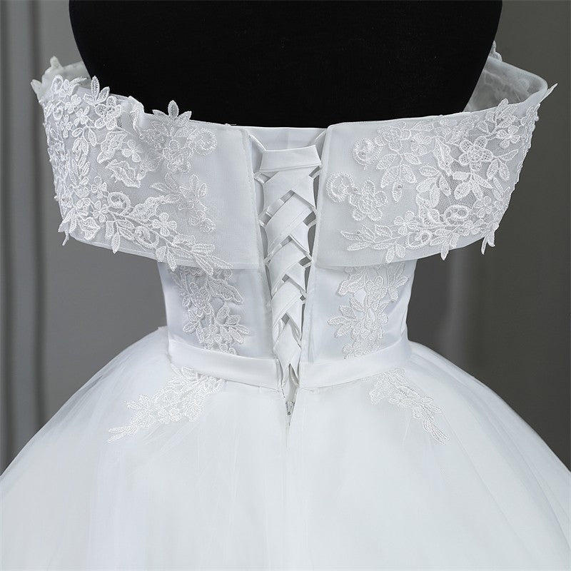 Vestido de Noiva Off-Shoulder com Apliques e Pérolas