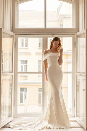 Vestido de Noiva Sereia com Cauda Longa e Decote Ombro a Ombro