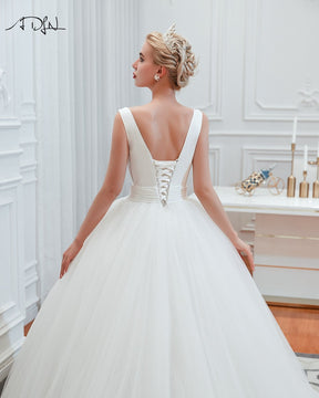 Vestido de Noiva Princesa com Decote em V e Cauda de Tule