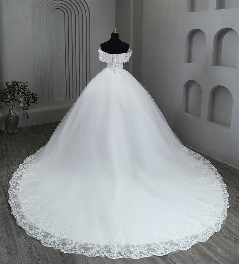Vestido de Noiva Off-Shoulder com Apliques e Pérolas