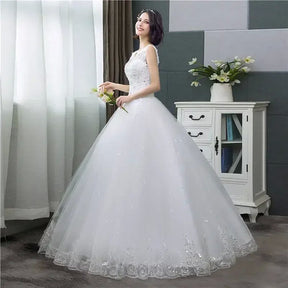 Vestido de Noiva Elegância Floral com Renda e Pérolas