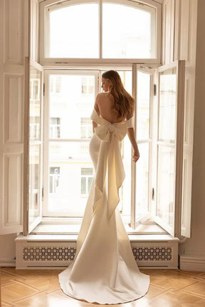 Vestido de Noiva Sereia com Cauda Longa e Decote Ombro a Ombro