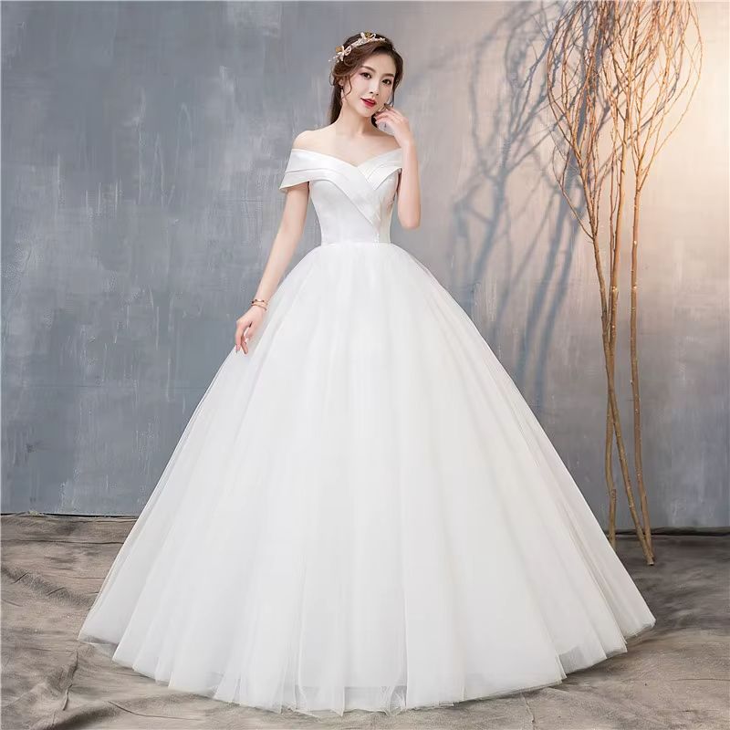 Vestido de Noiva Cetim com Decote em V e Ombros de Princesa