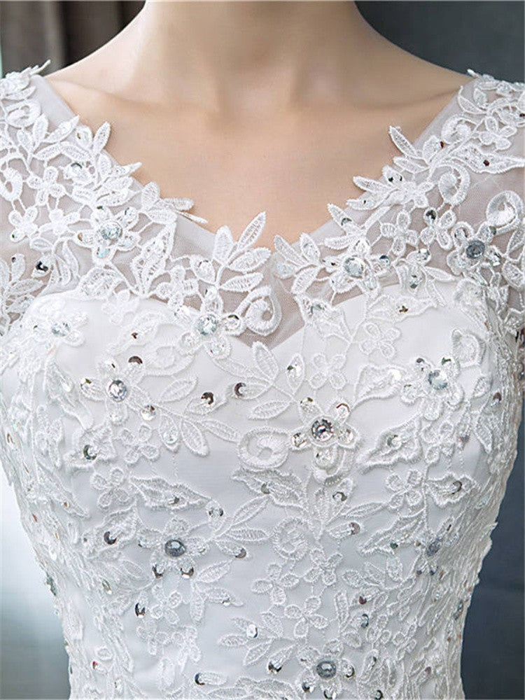 Vestido de Noiva Elegância Floral com Renda e Pérolas