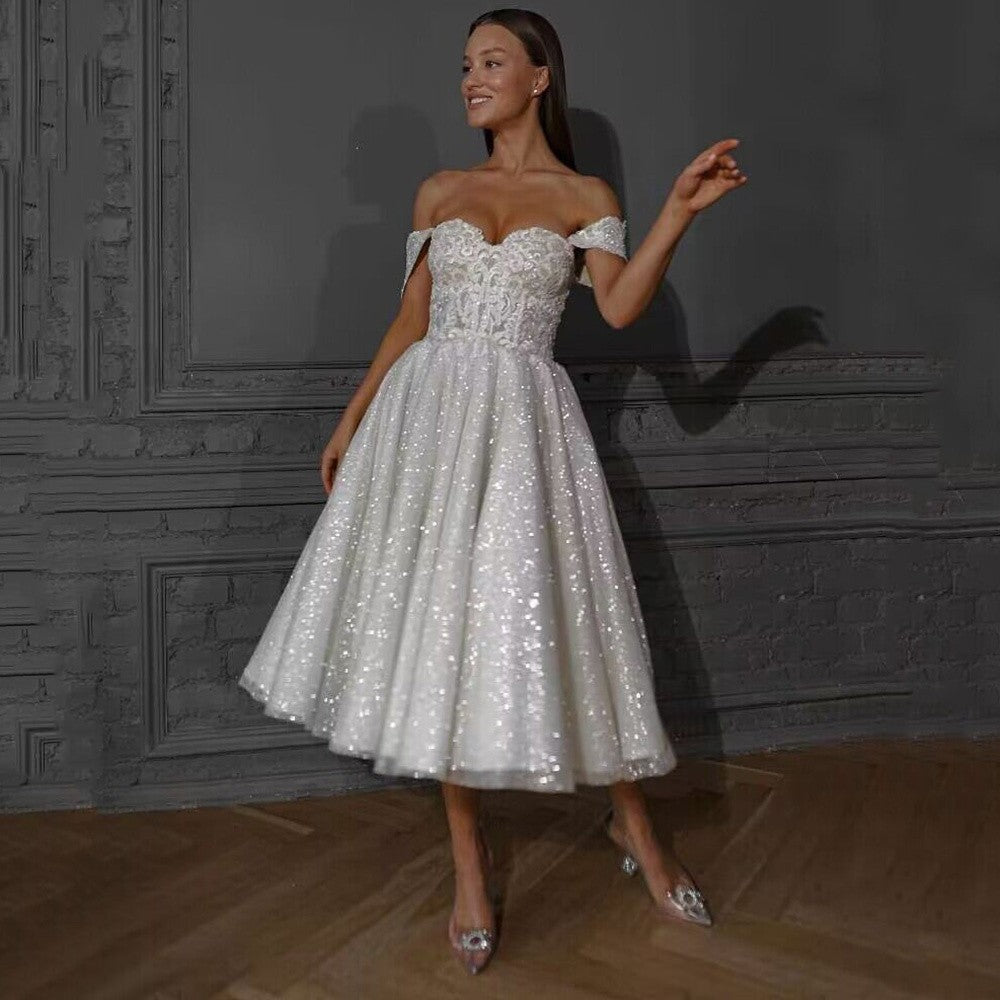 Vestido de Noiva Brilhante Renda Curto Rodado Ombro a Ombro