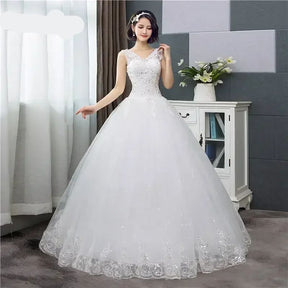 Vestido de Noiva Elegância Floral com Renda e Pérolas