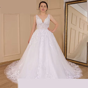Vestido de Noiva Linha A com Decote em V e Renda Encantadora