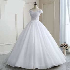 Vestido de Noiva Luxuoso com Pérolas - Elegância e Sofisticação
