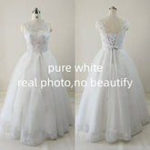 Vestido de Noiva Elegância Floral com Renda e Pérolas