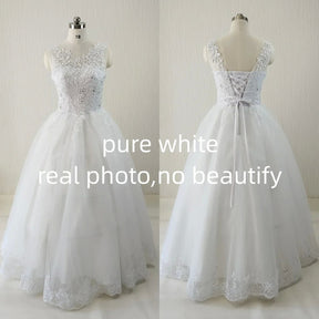 Vestido de Noiva Elegância Floral com Renda e Pérolas
