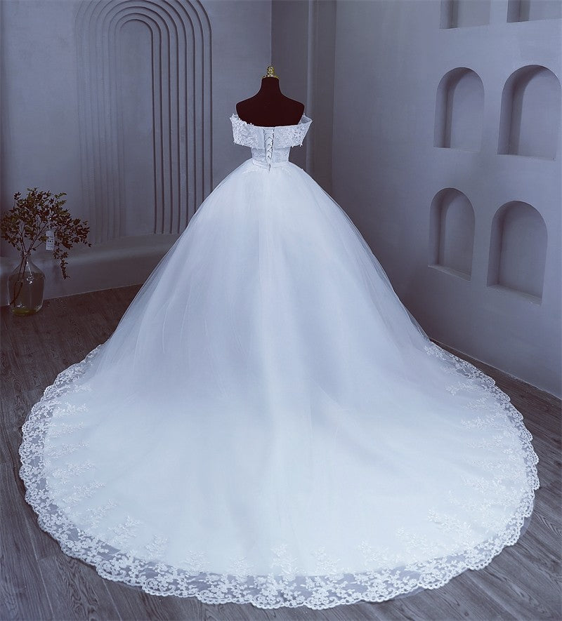 Vestido de Noiva Off-Shoulder com Apliques e Pérolas