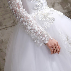 Vestido de Noiva Plus Size com Renda e Manga Longa