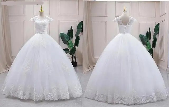 Vestido de Noiva Princesa com Cauda Elegante e Gola V