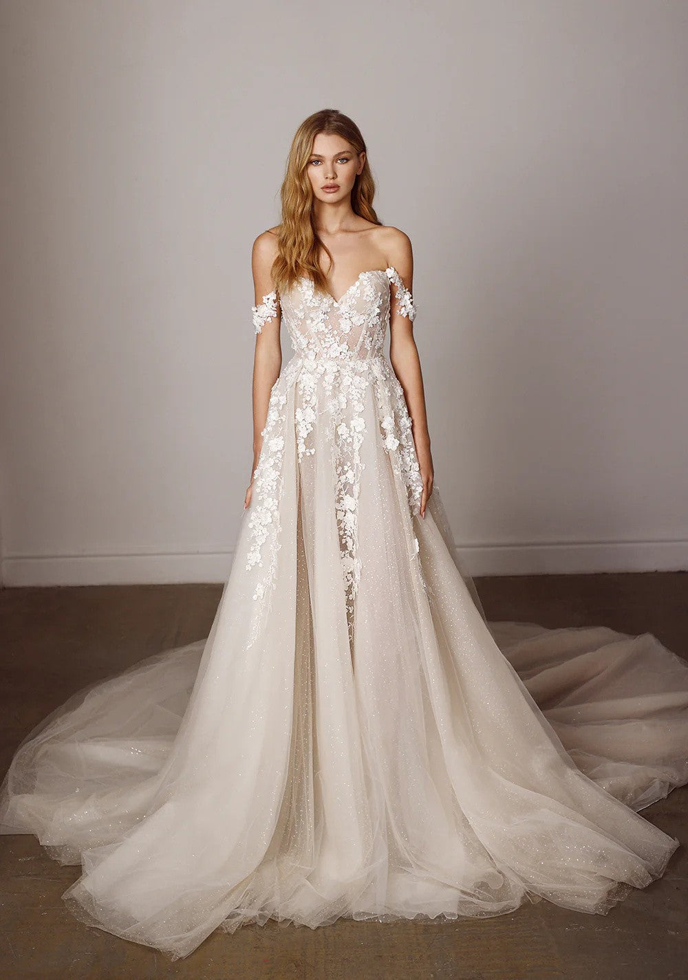 Vestido de Novia Tomara q Caia Imperial 2025