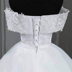Vestido de Noiva Off-Shoulder com Apliques e Pérolas