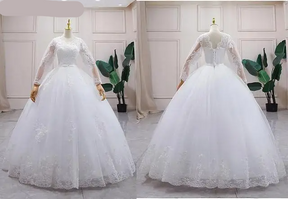 Vestido de Noiva Princesa com Cauda Elegante e Gola V